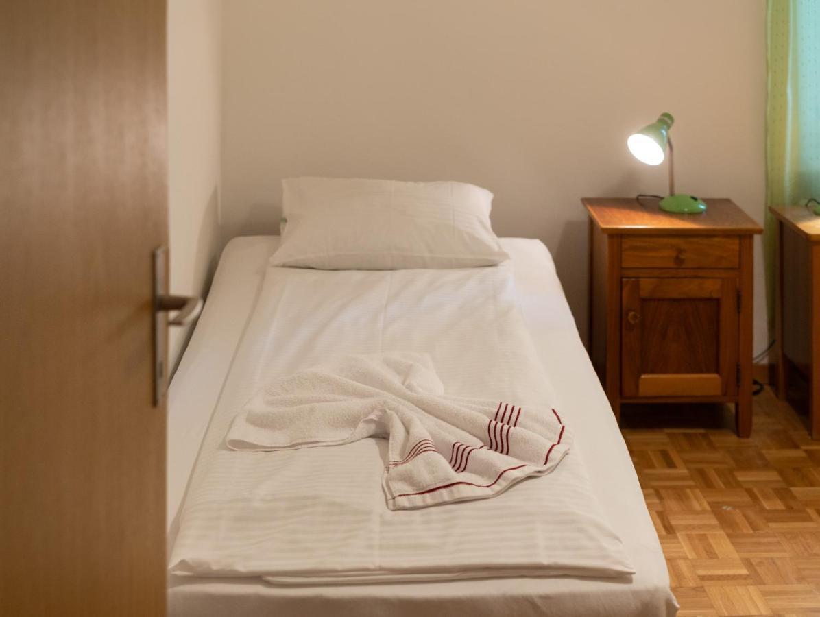 Between Lakes Apartments - 54 Интерлакен Екстериор снимка