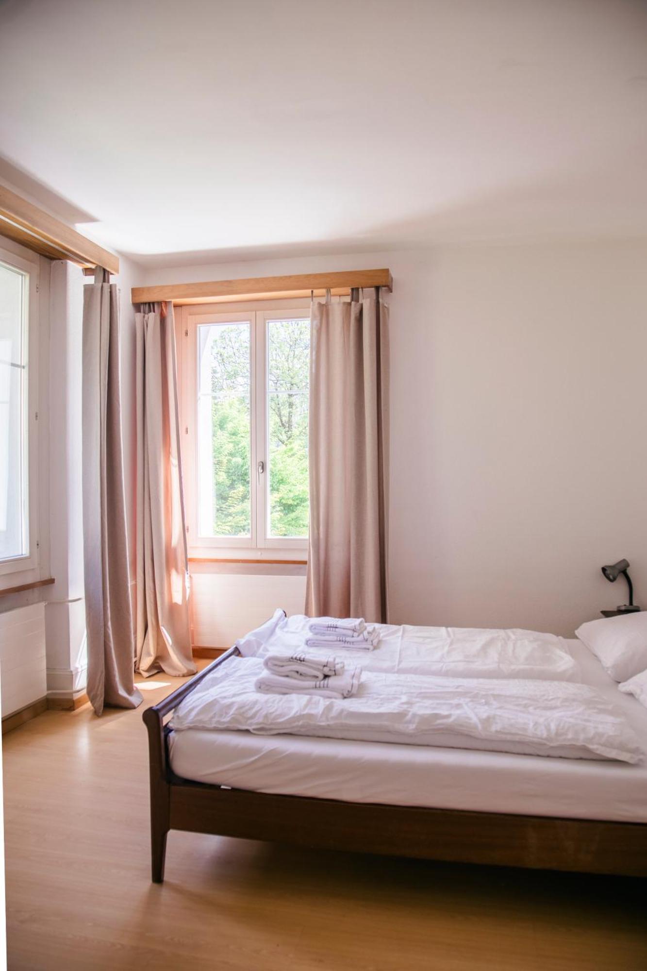 Between Lakes Apartments - 54 Интерлакен Екстериор снимка